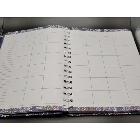 Vera Bradley 12-Month Undated Planner Fireworks Paisley NWT Weekly Monthly - Picture 4 of 5